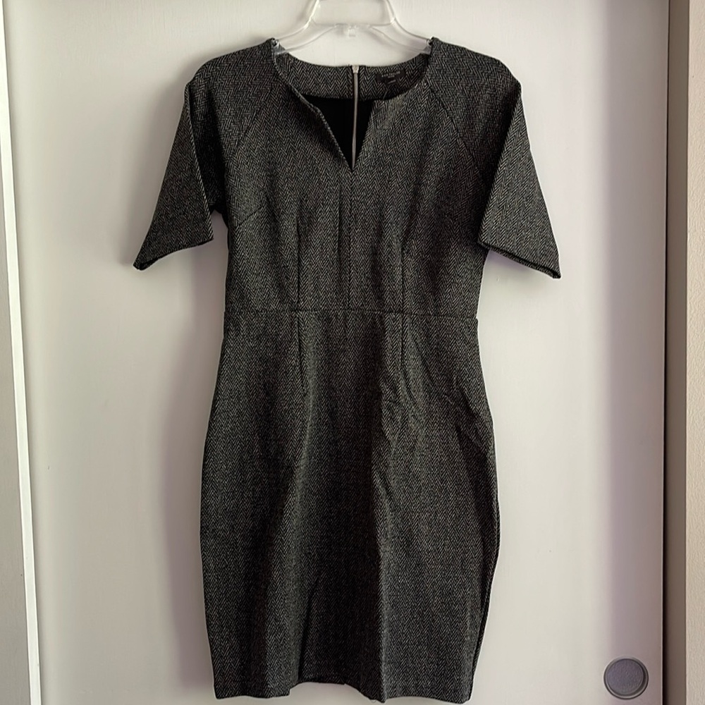 NWT Ann Taylor Petite Split Neck Sheath Gray Dress, size 2